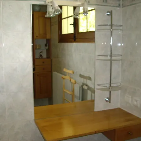 D'hotes Les Pierres Taillees Bed & Breakfast