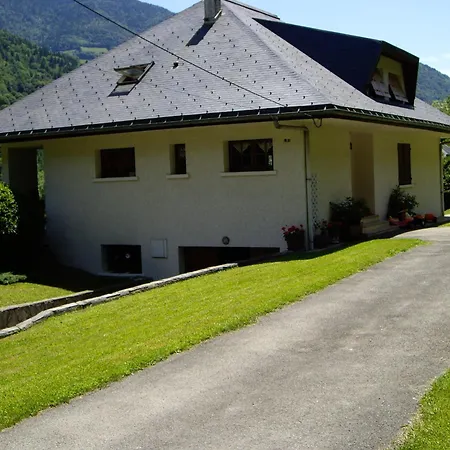 D'hotes Les Pierres Taillees Bed & Breakfast *
