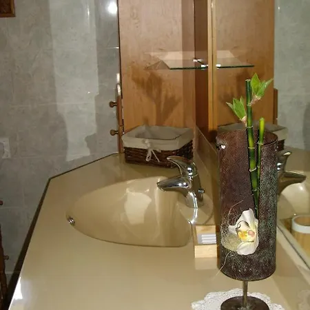 فندق مبيت وإفطار D'hotes Les Pierres Taillees
