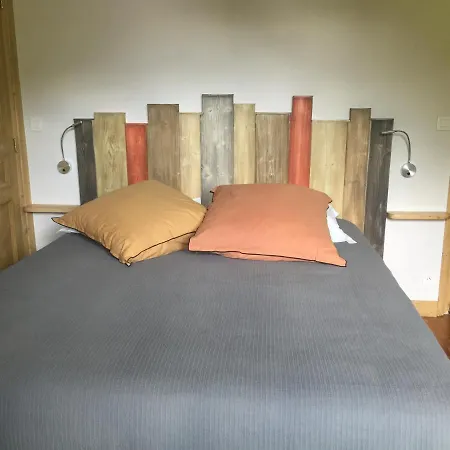 D'hotes Les Pierres Taillees Bed & Breakfast *