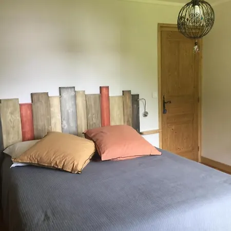 D'hotes Les Pierres Taillees Bed & Breakfast Thenesol